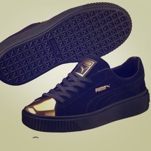 Puma black n gold classic sneakers...LOVED
